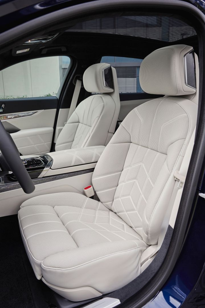 Bmw 7 Series photo 184