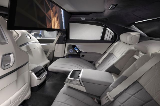 Bmw 7 Series photo 146