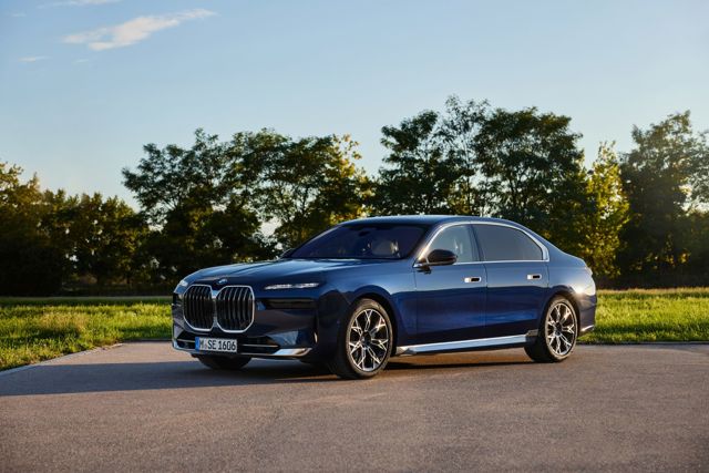 Bmw 7 Series photo 104