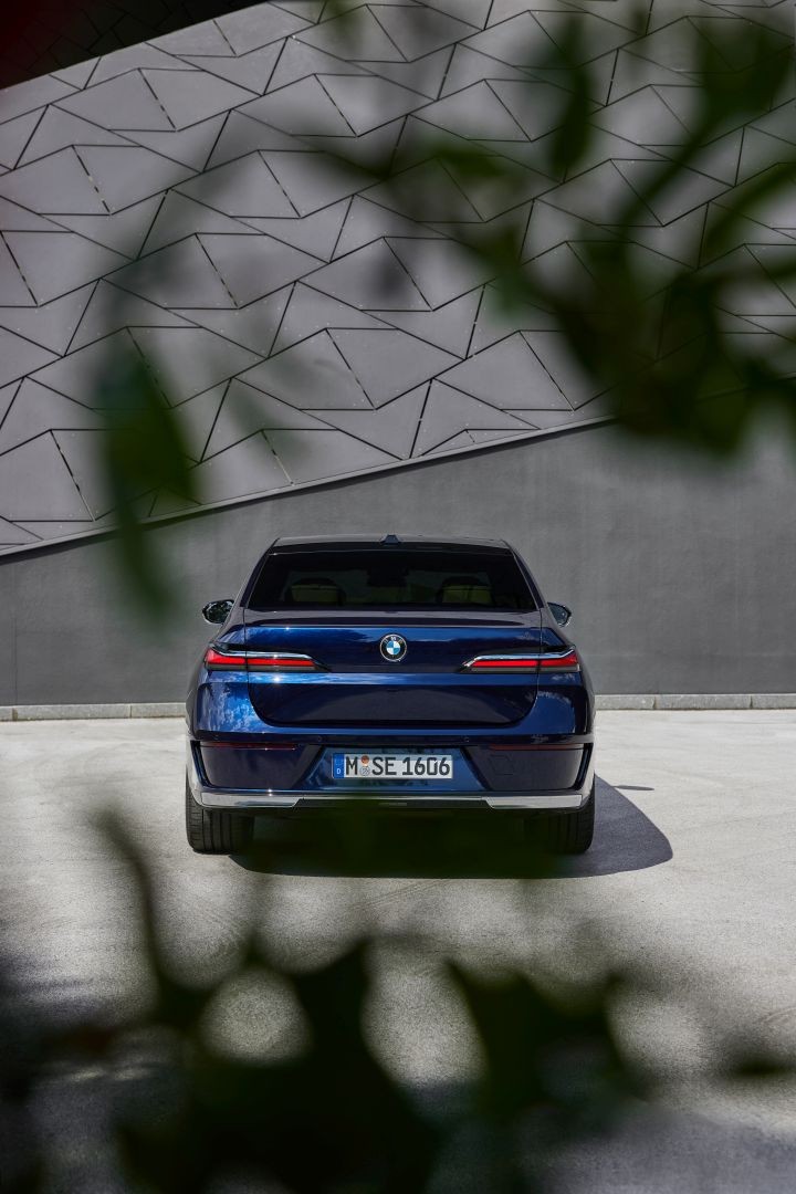 Bmw 7 Series photo 105