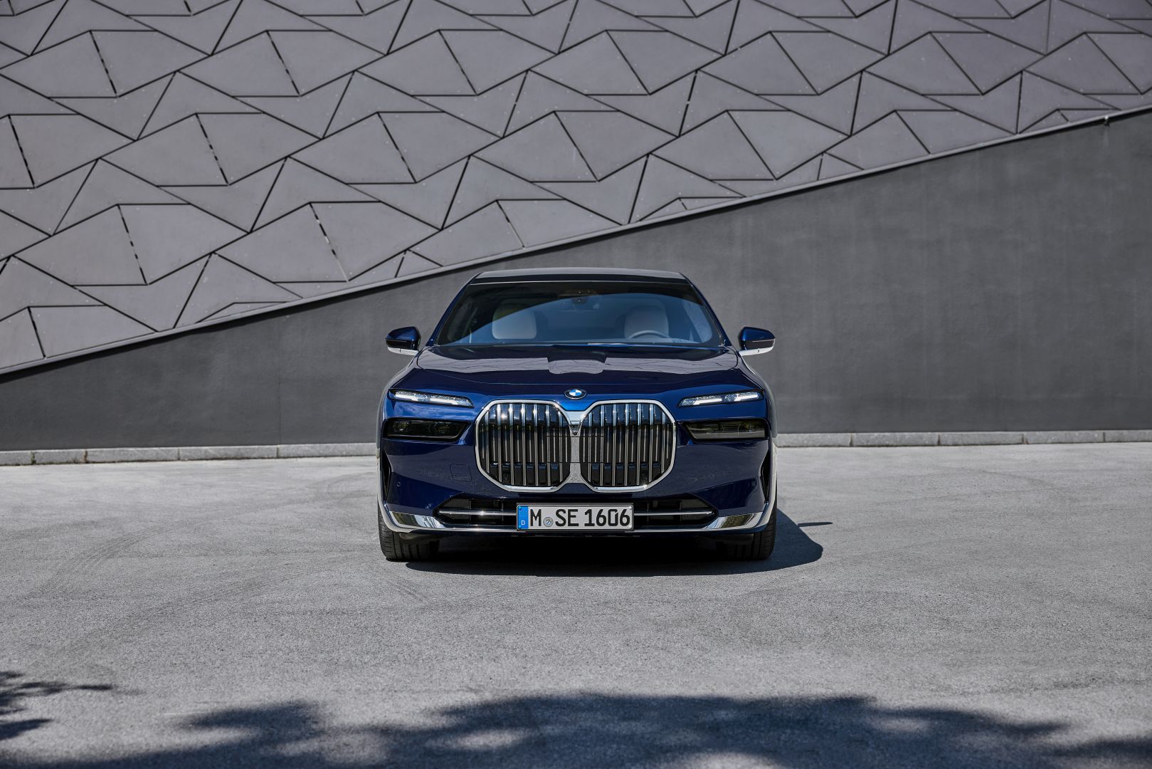 Bmw 7 Series photo 107