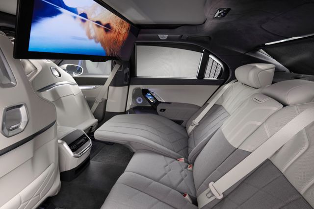 Bmw 7 Series photo 147