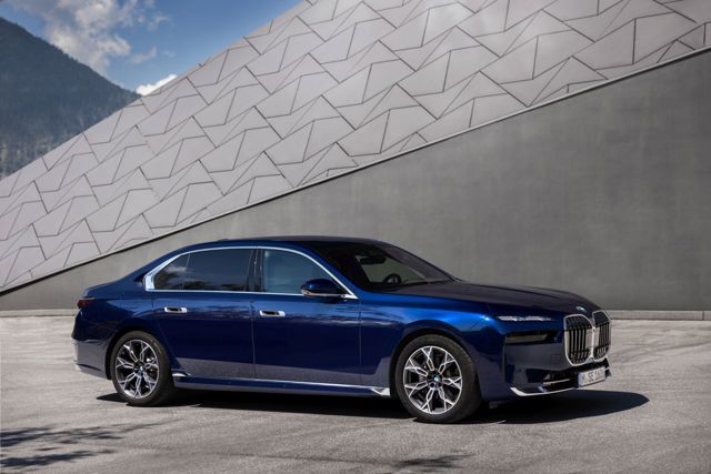 Bmw 7 Series photo 111