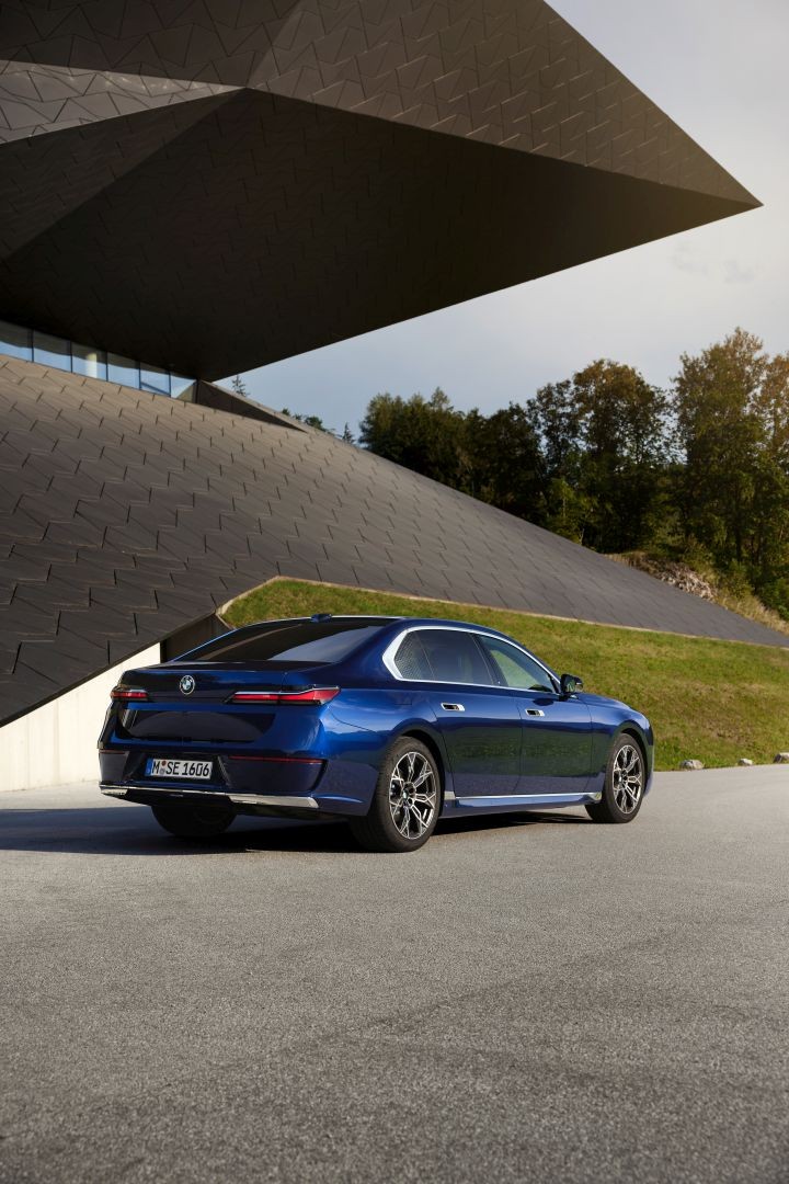 Bmw 7 Series photo 112