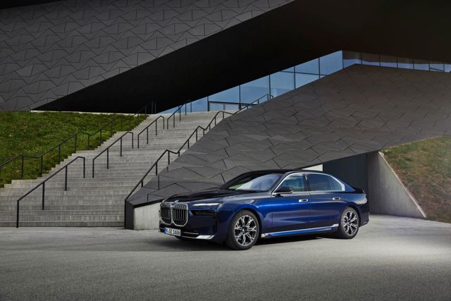 Bmw 7 Series photo 115