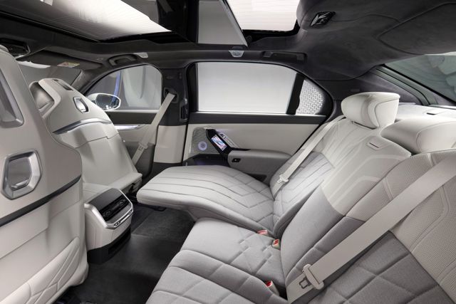Bmw 7 Series photo 148
