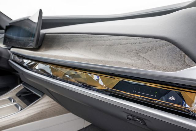 Bmw 7 Series photo 132