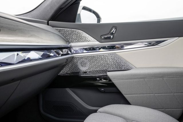 Bmw 7 Series photo 157