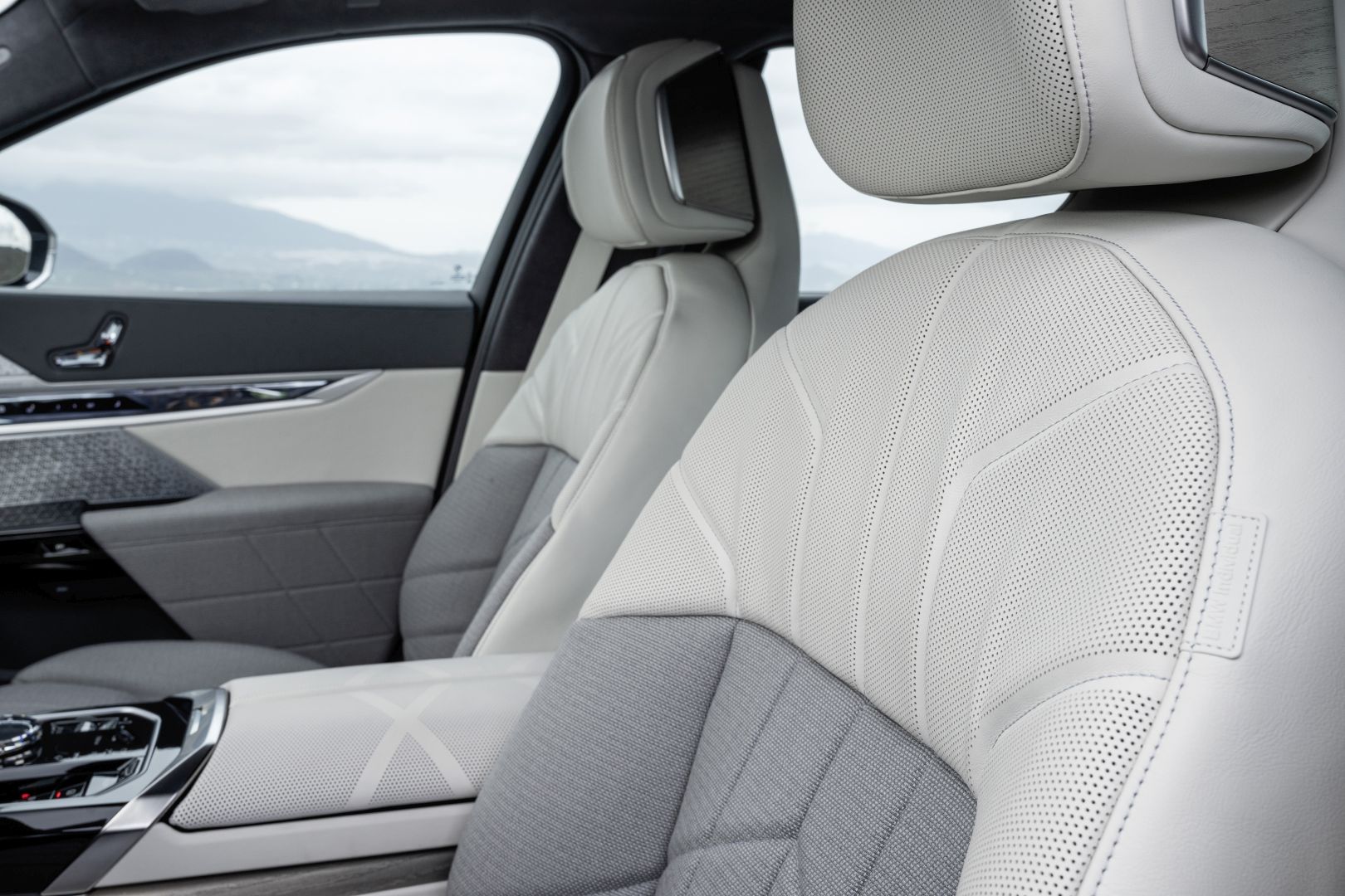 Bmw 7 Series photo 160