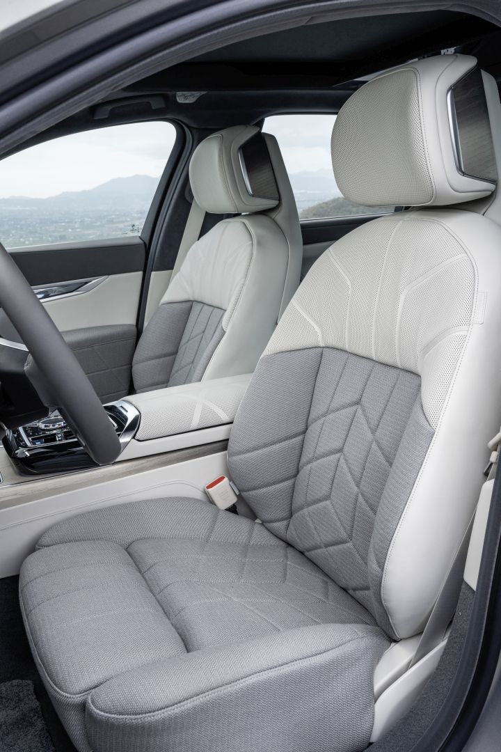 Bmw 7 Series photo 161