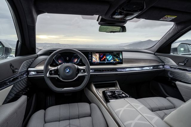 Bmw 7 Series photo 170