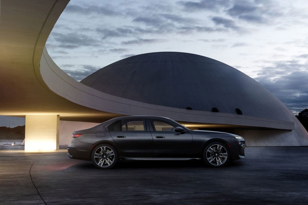Bmw BMW 7 Series (F01/02) 730i 8AT RWD (258 HP)