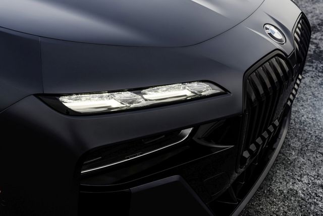 Bmw 7 Series photo 2