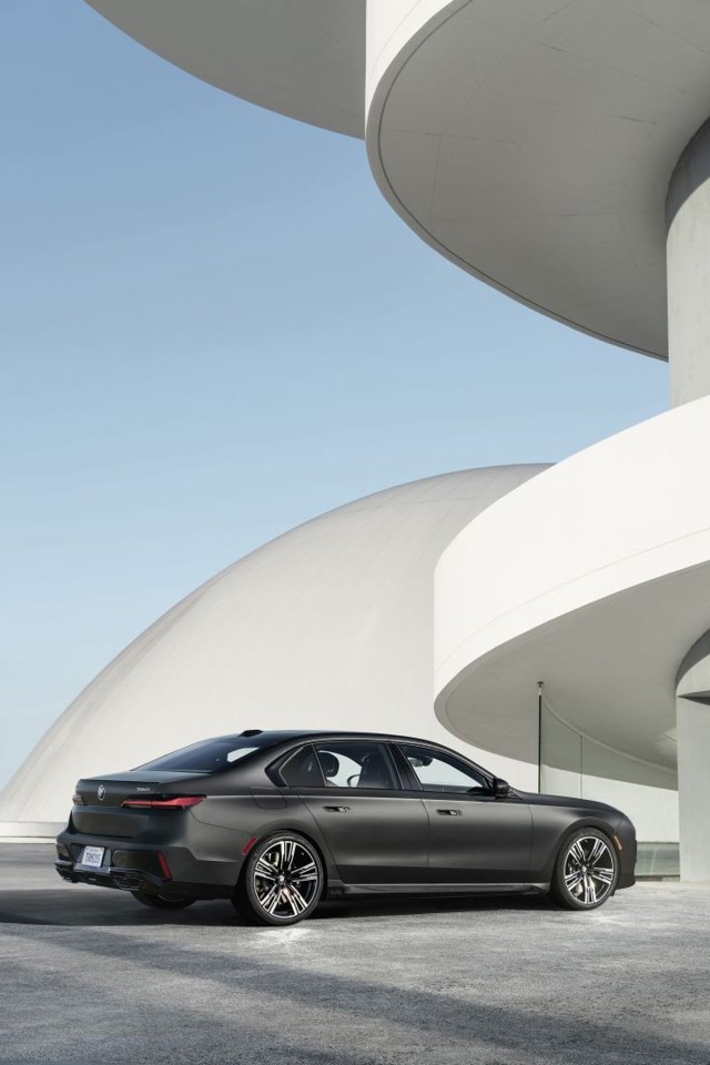 Bmw 7 Series photo 9