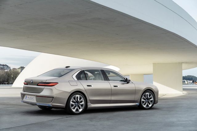 Bmw 7 Series photo 12