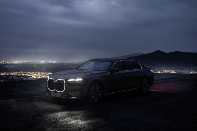 Bmw 7 Series photo 24