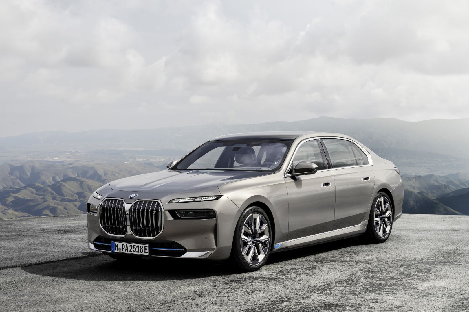 Bmw 7 Series photo 32