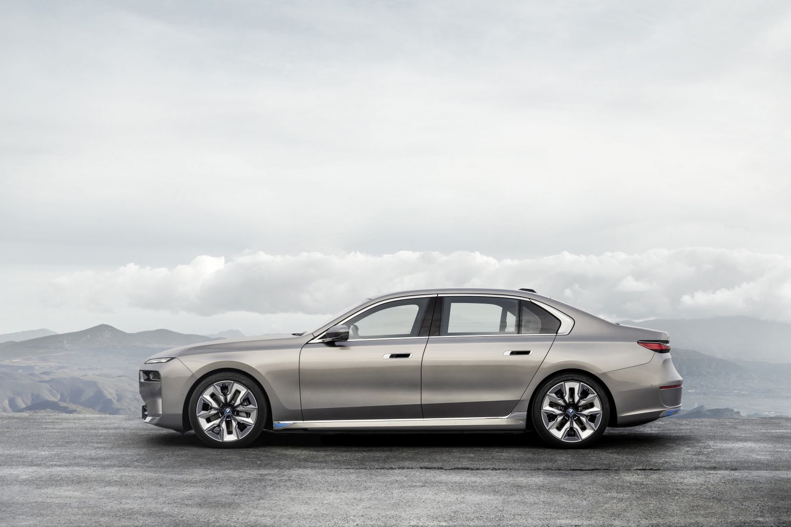 Bmw 7 Series photo 34