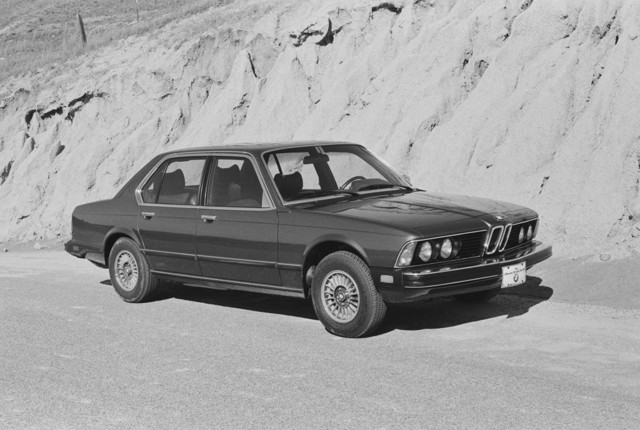 Bmw 7 Series foto 32