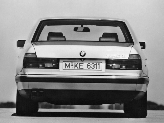 Bmw 7 Series photo 32