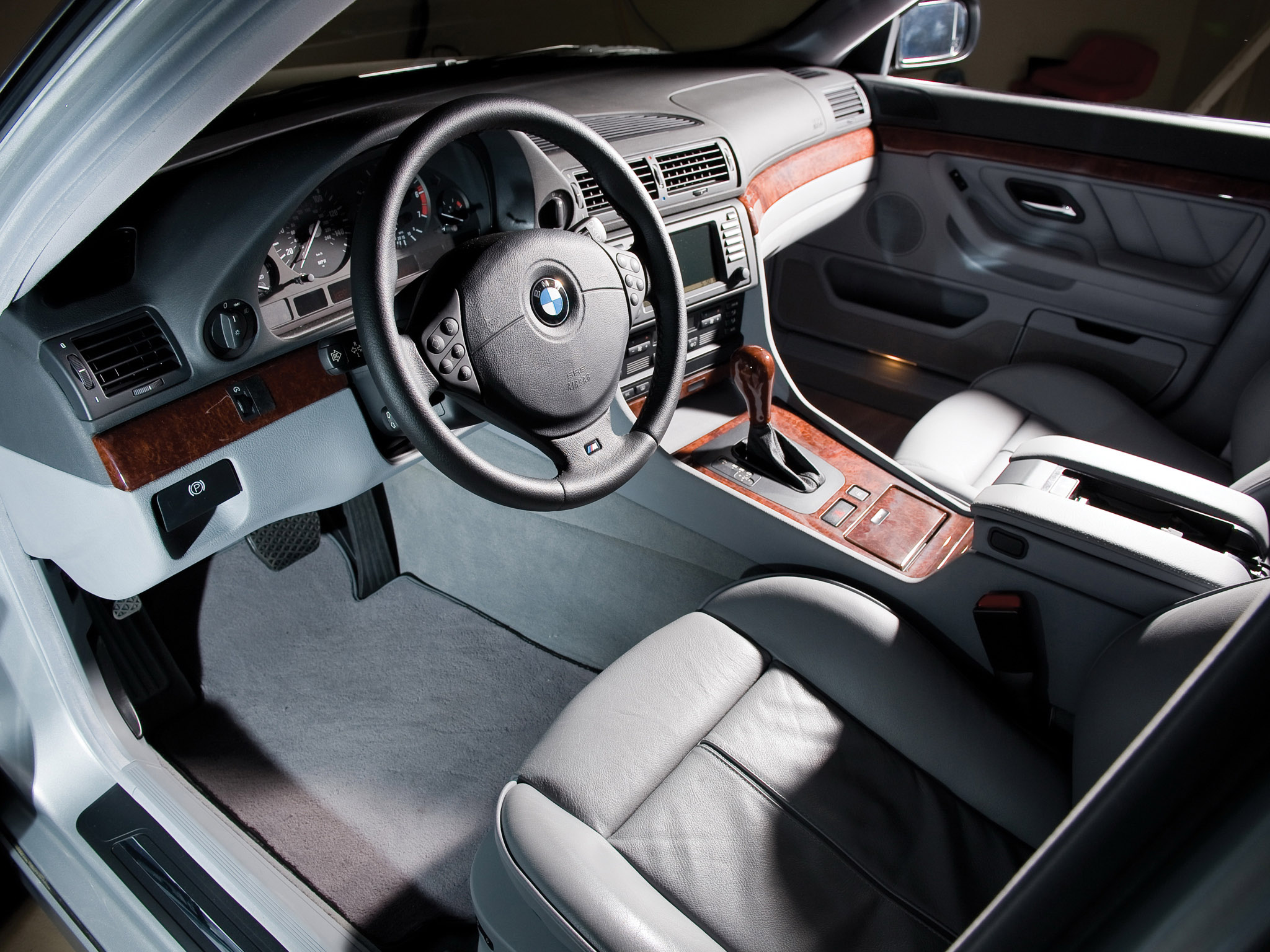 Bmw 7 Series photo 66