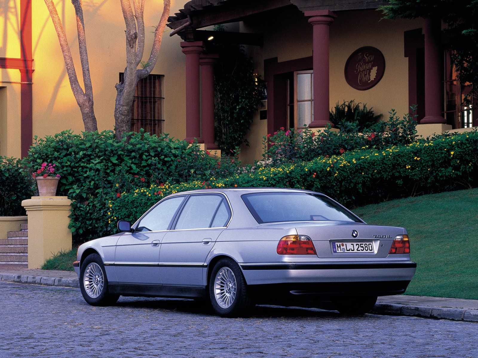 Bmw 7 Series photo 56