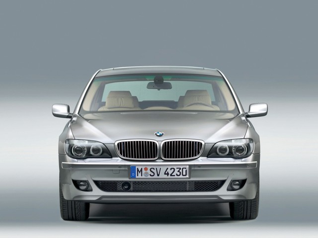 Bmw 7 Series photo 32