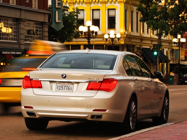 Bmw 7 Series photo 28