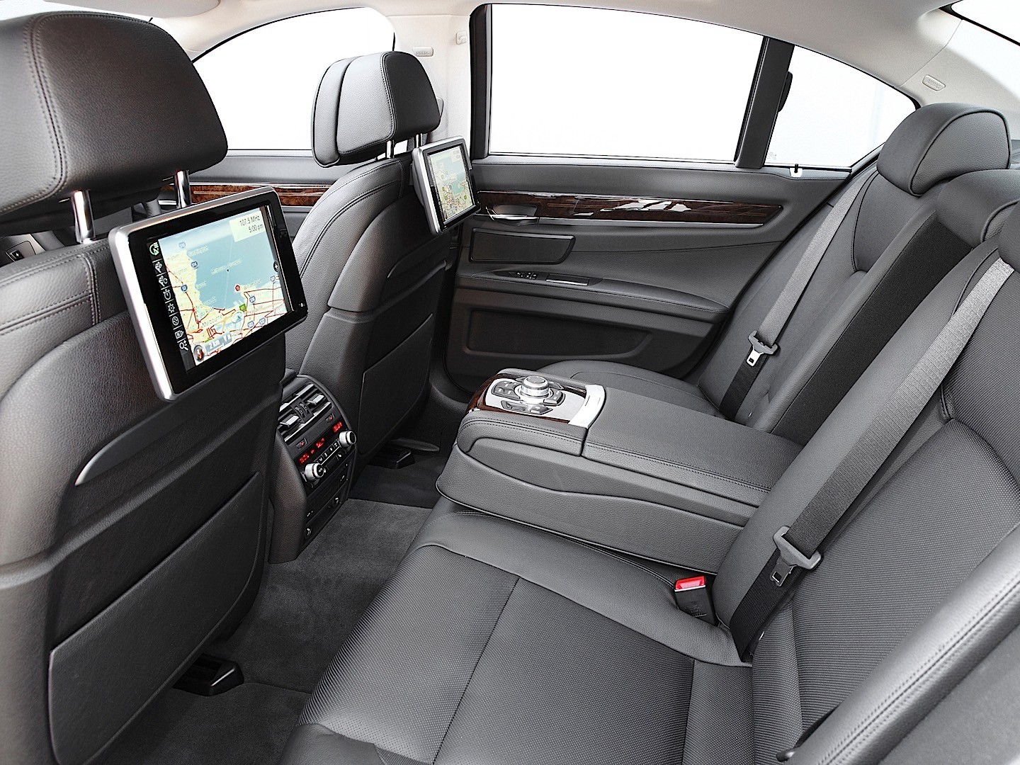 Bmw 7 Series photo 83