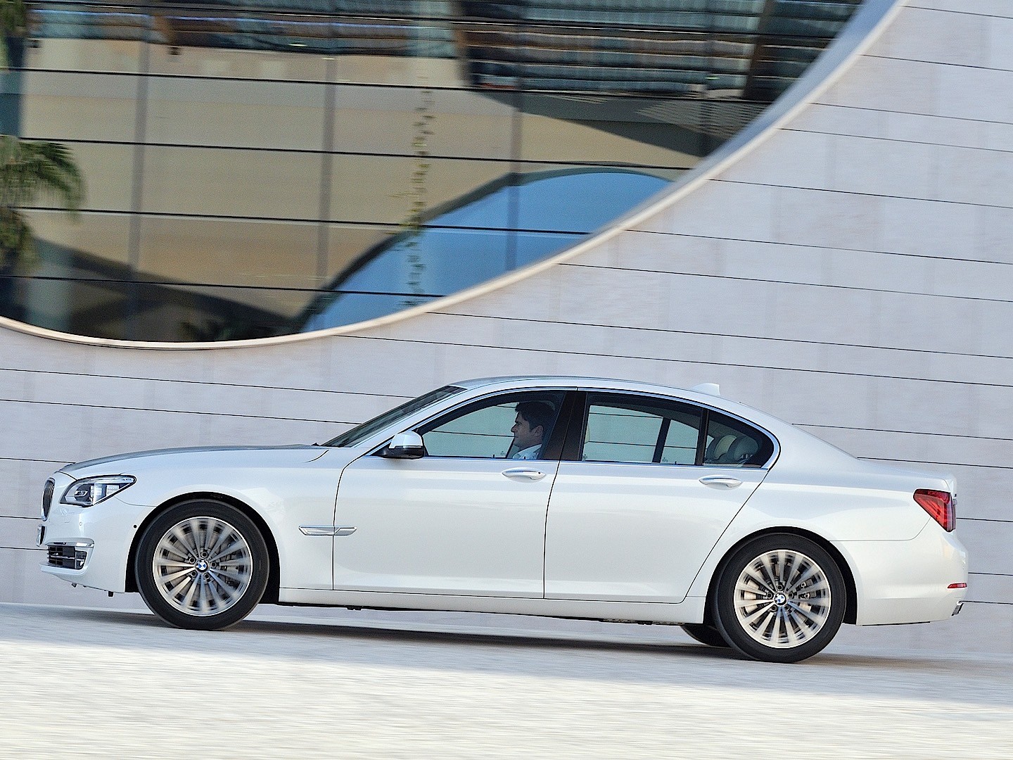Bmw 7 Series photo 12