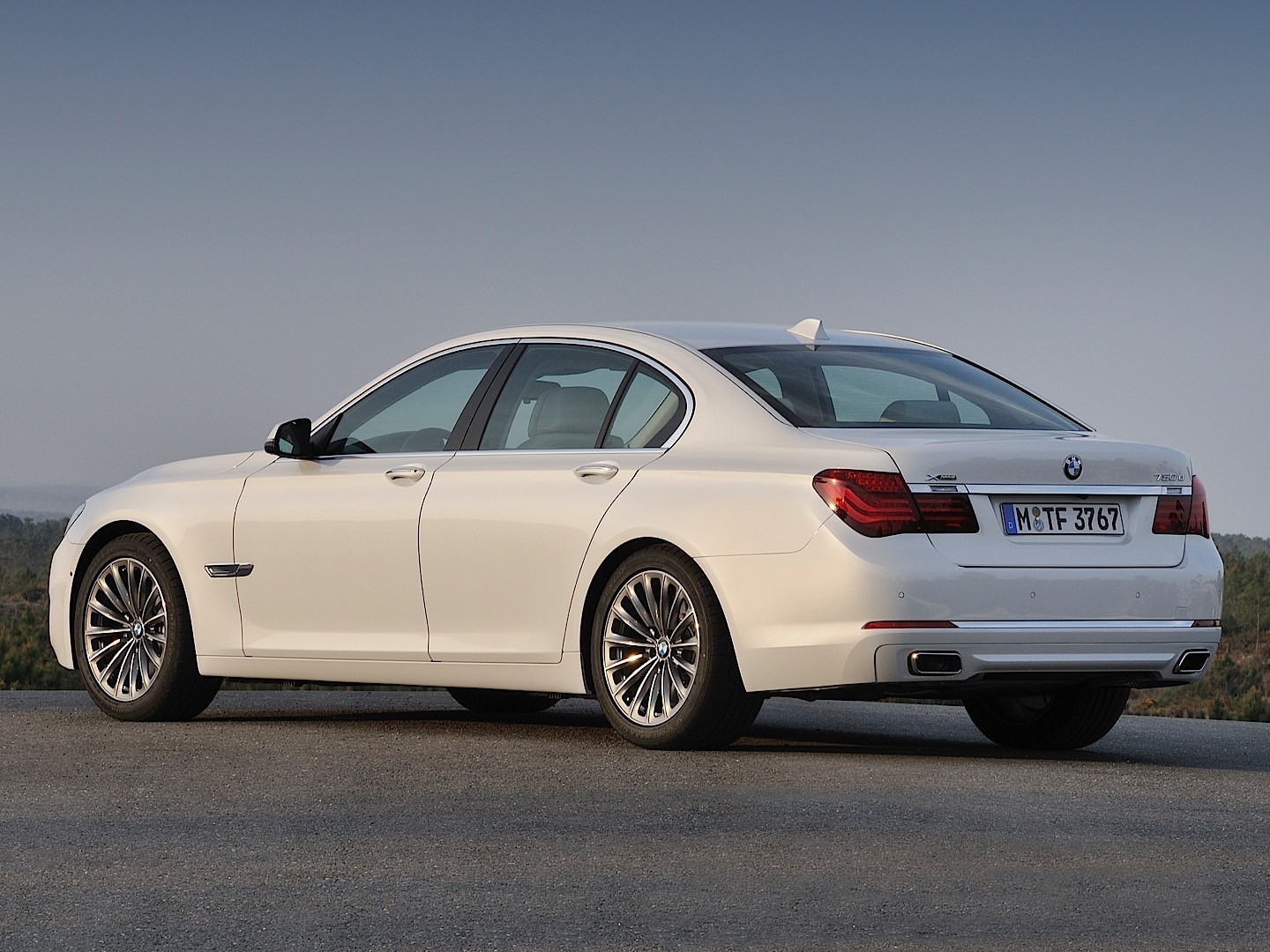 Bmw 7 Series photo 14