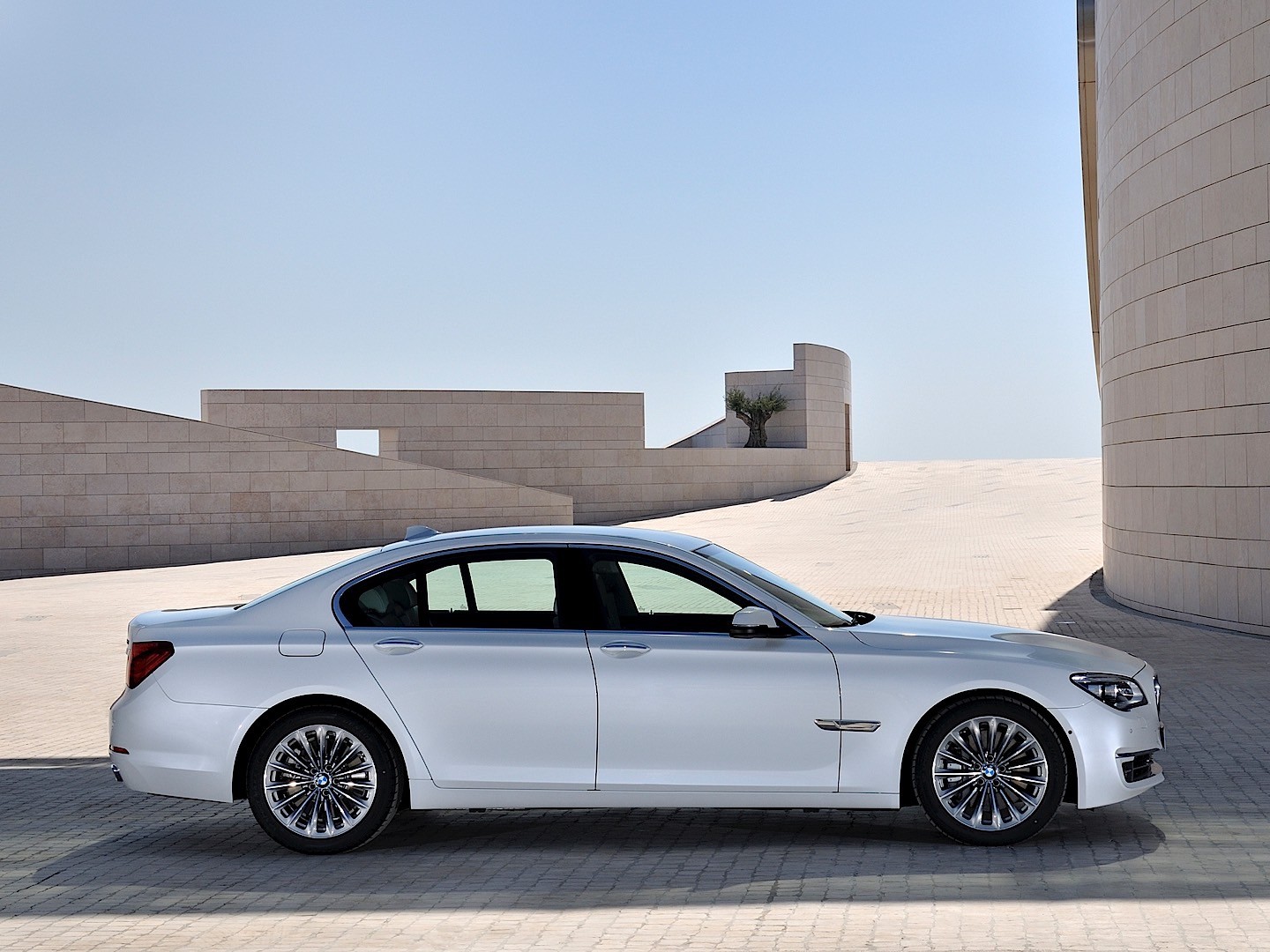 Bmw 7 Series photo 64