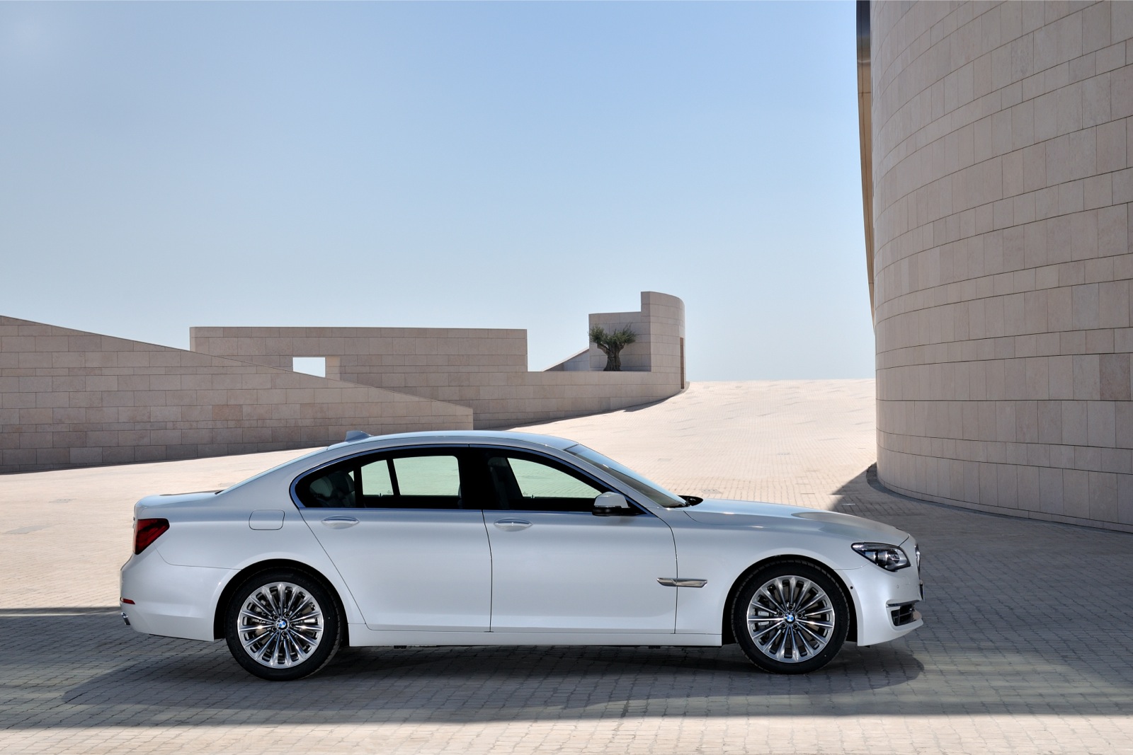 Bmw 7 Series photo 4