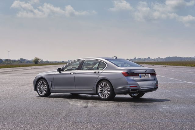Bmw 7 Series foto 90