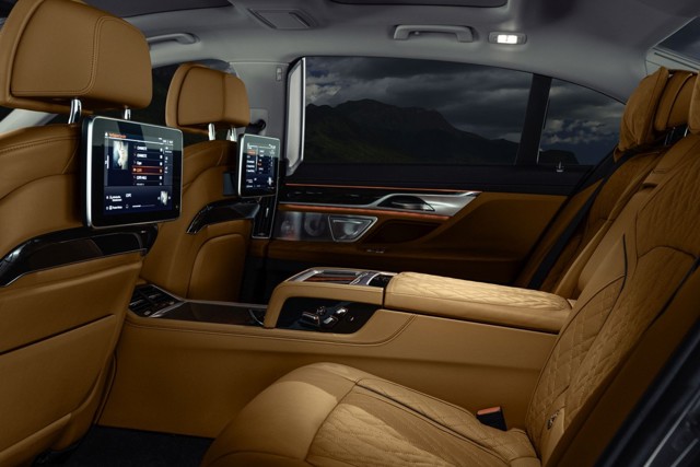 Bmw 7 Series foto 100