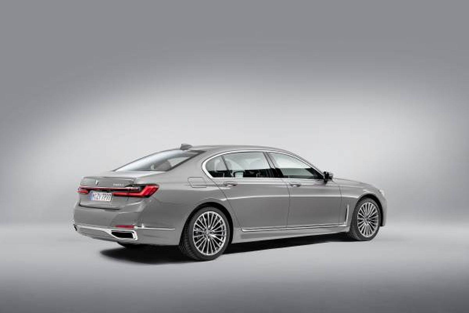 Bmw 7 Series photo 4