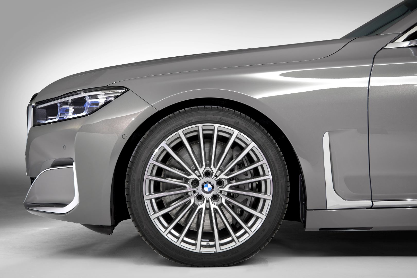Bmw 7 Series photo 16