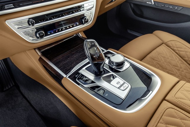 Bmw 7 Series foto 93