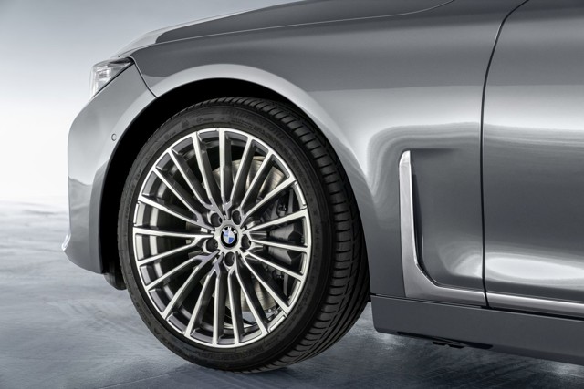 Bmw 7 Series foto 28