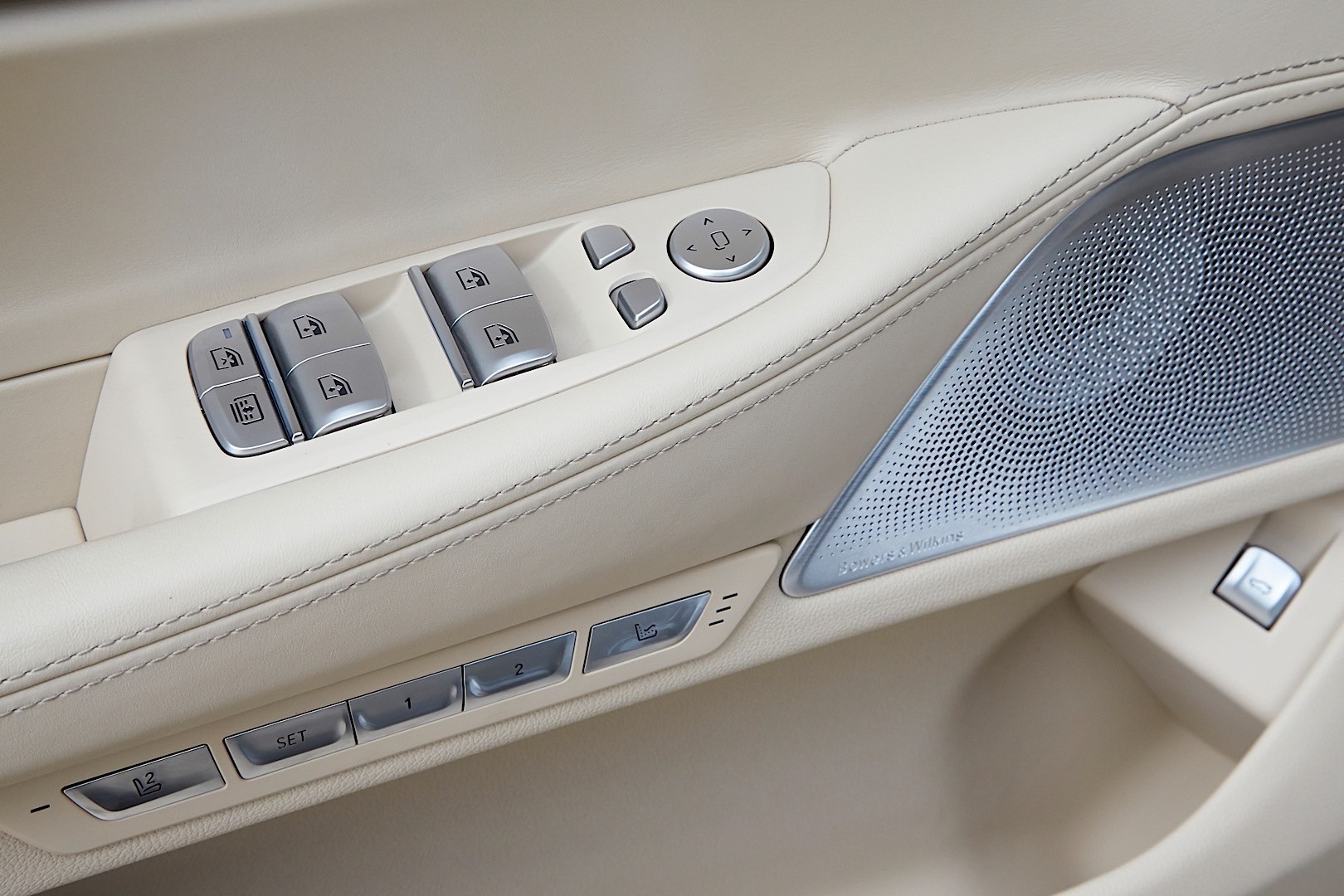 Bmw 7 Series photo 216