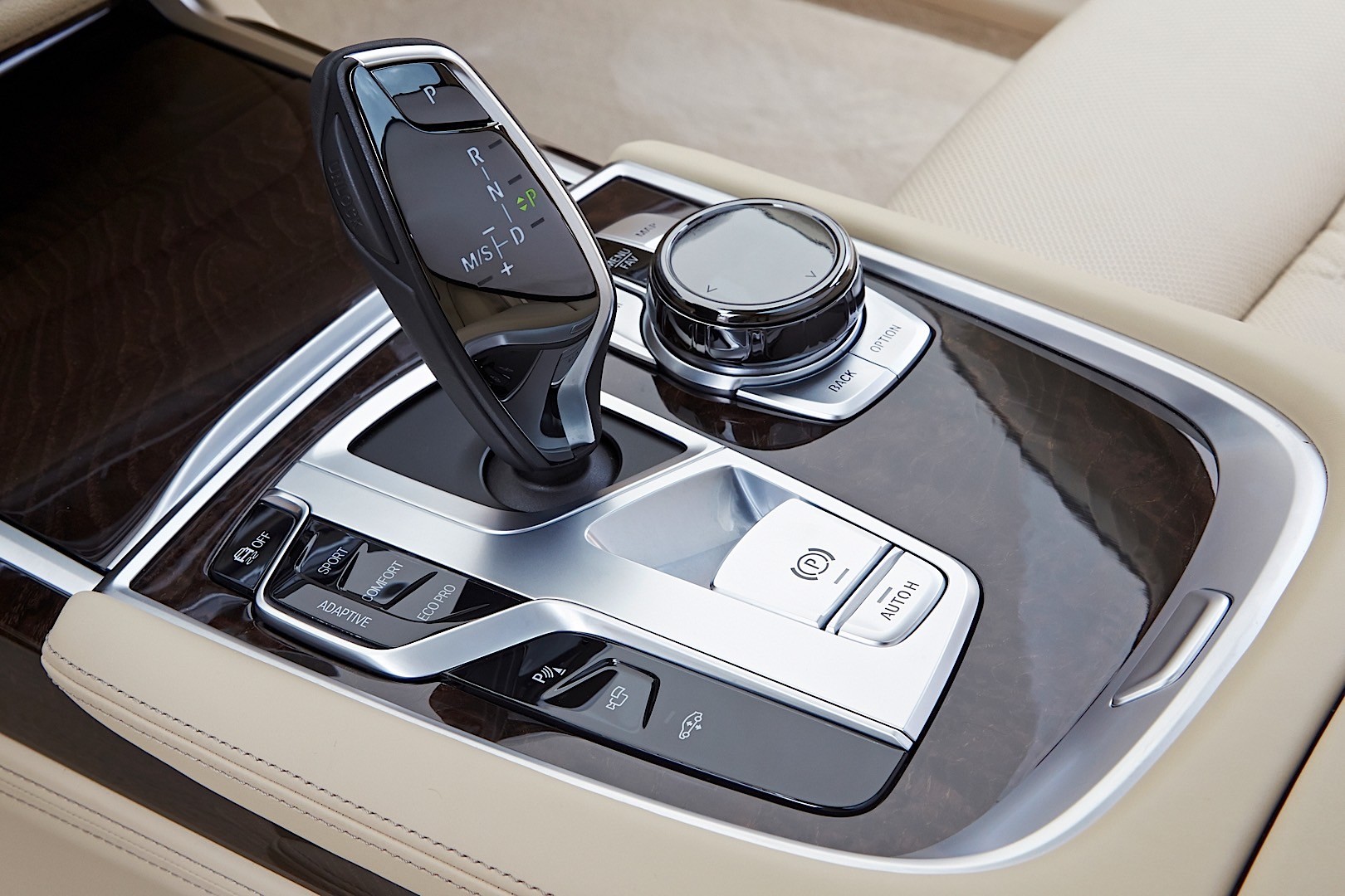 Bmw 7 Series photo 219