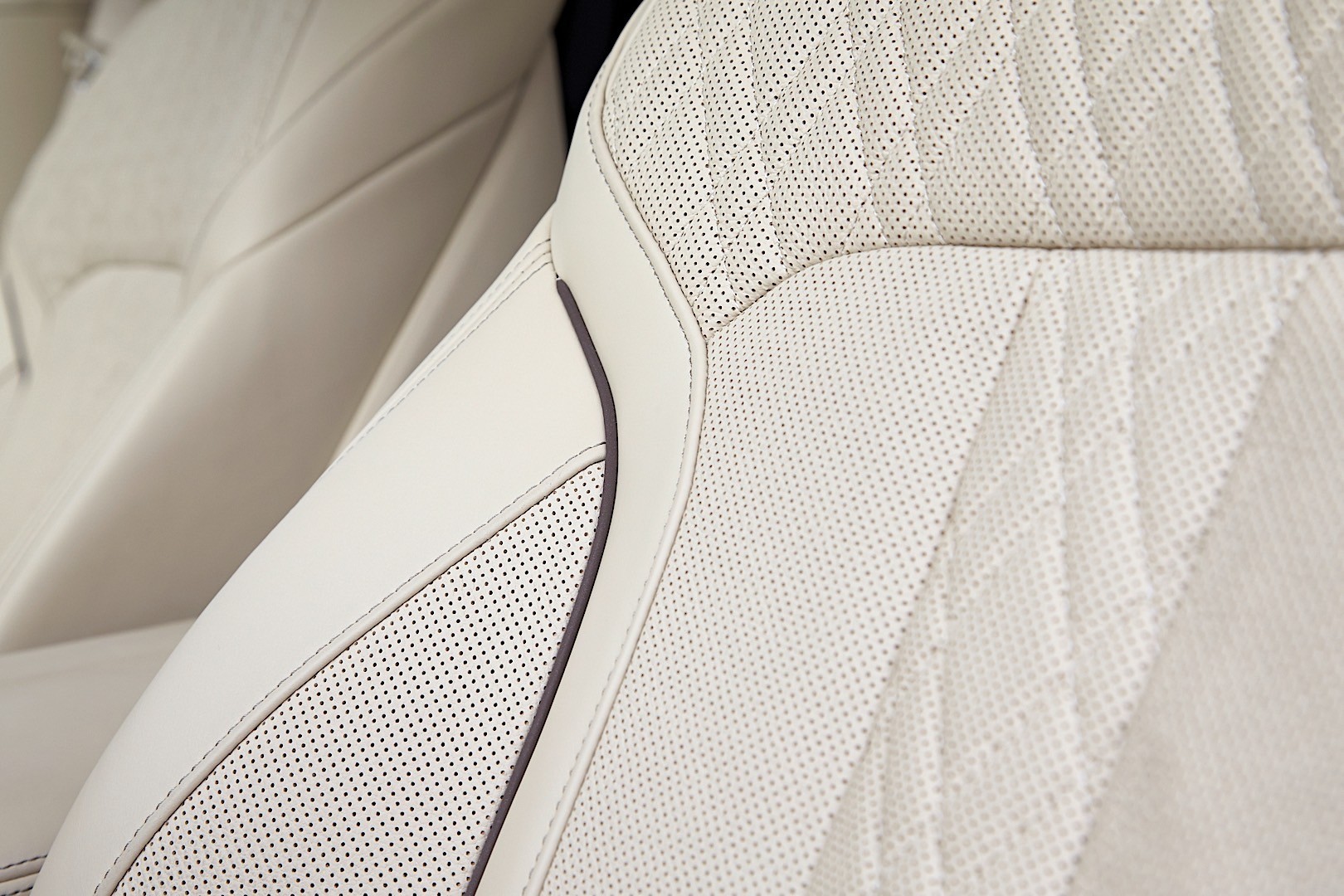 Bmw 7 Series photo 223