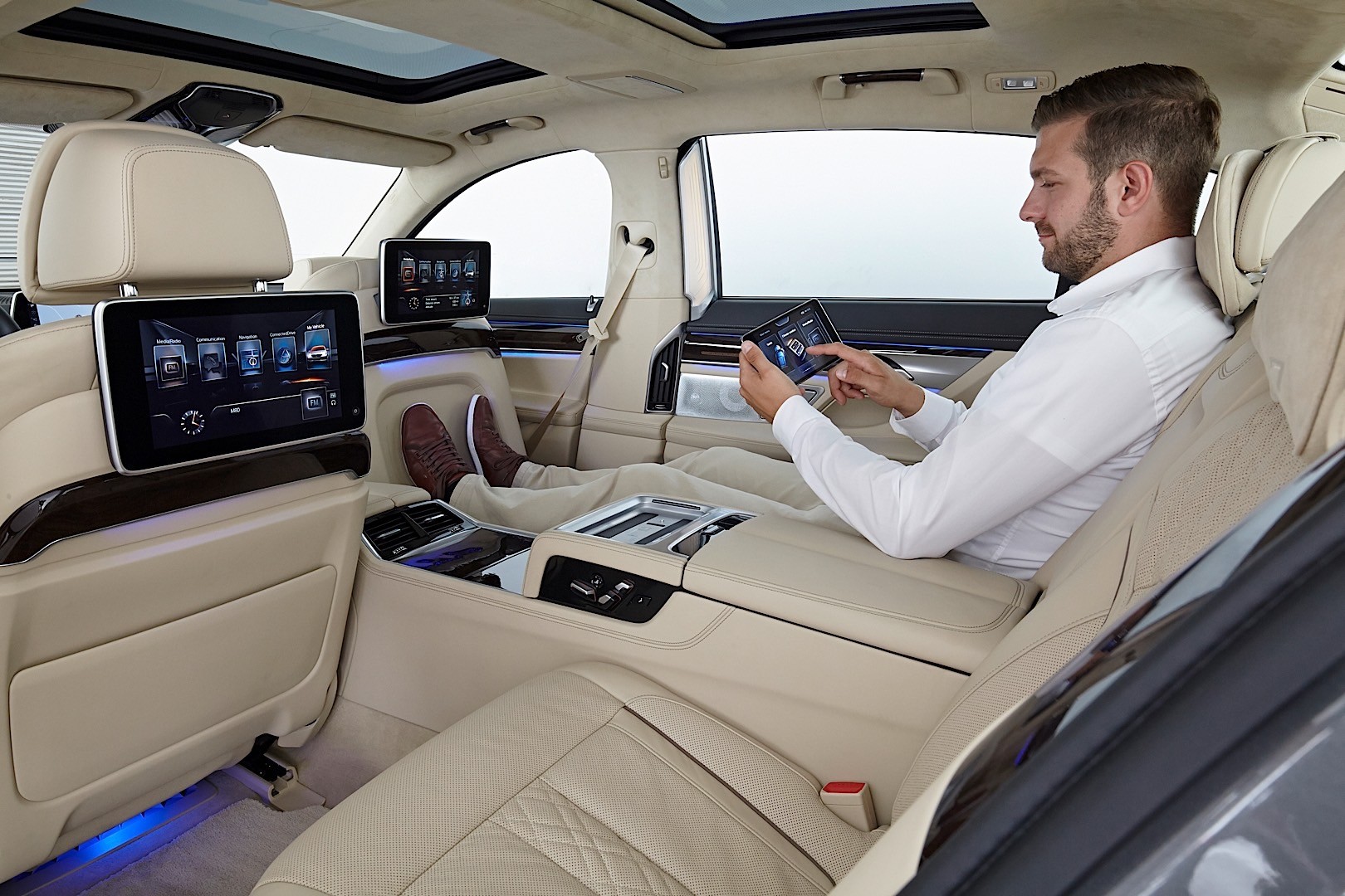 Bmw 7 Series photo 233