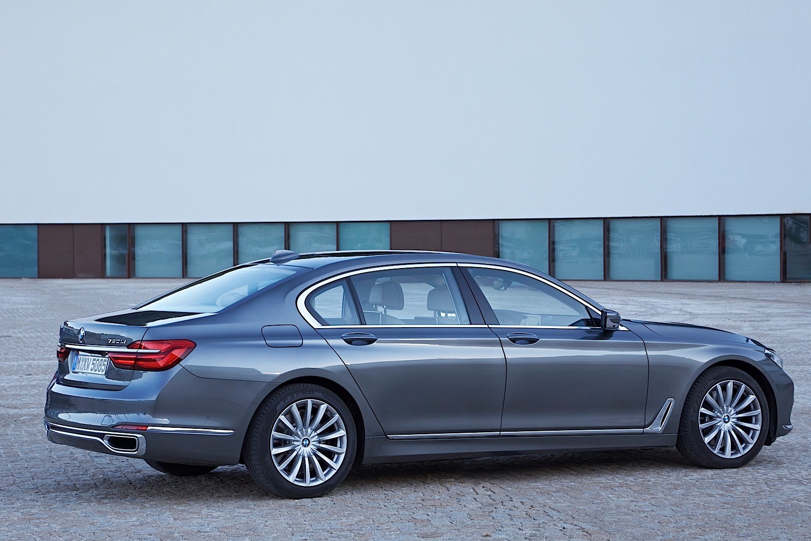 Bmw 7 Series photo 97