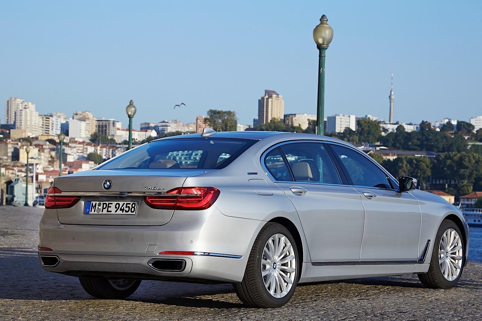Bmw 7 Series photo 139
