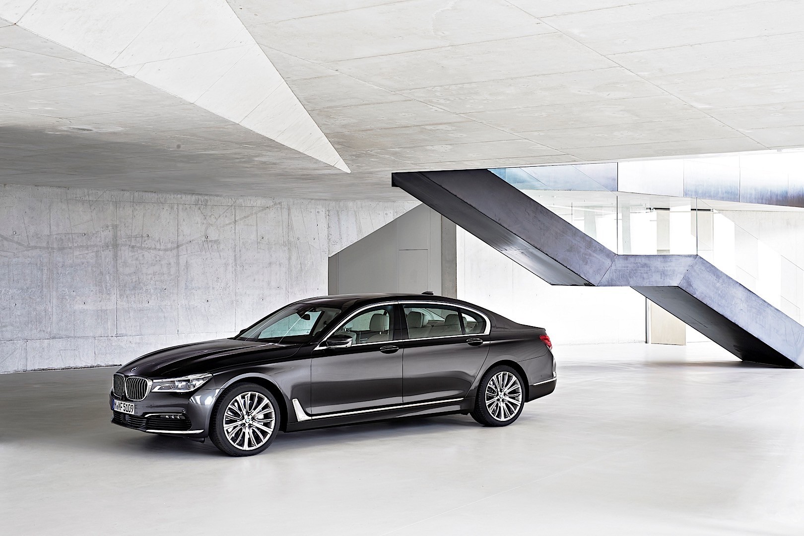 Bmw 7 Series photo 6