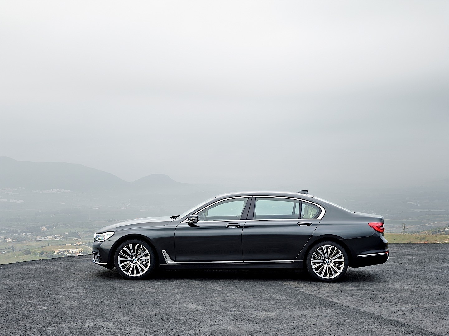 Bmw 7 Series photo 8