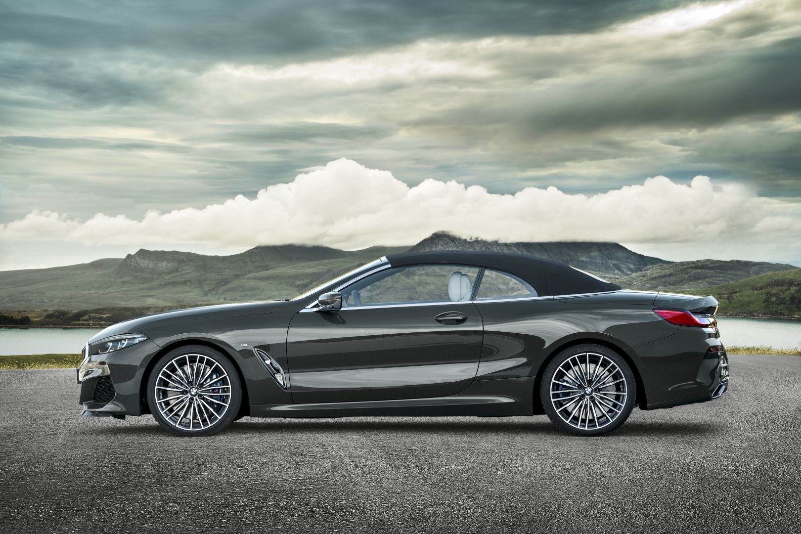 Bmw 8 Series Convertible photo 20