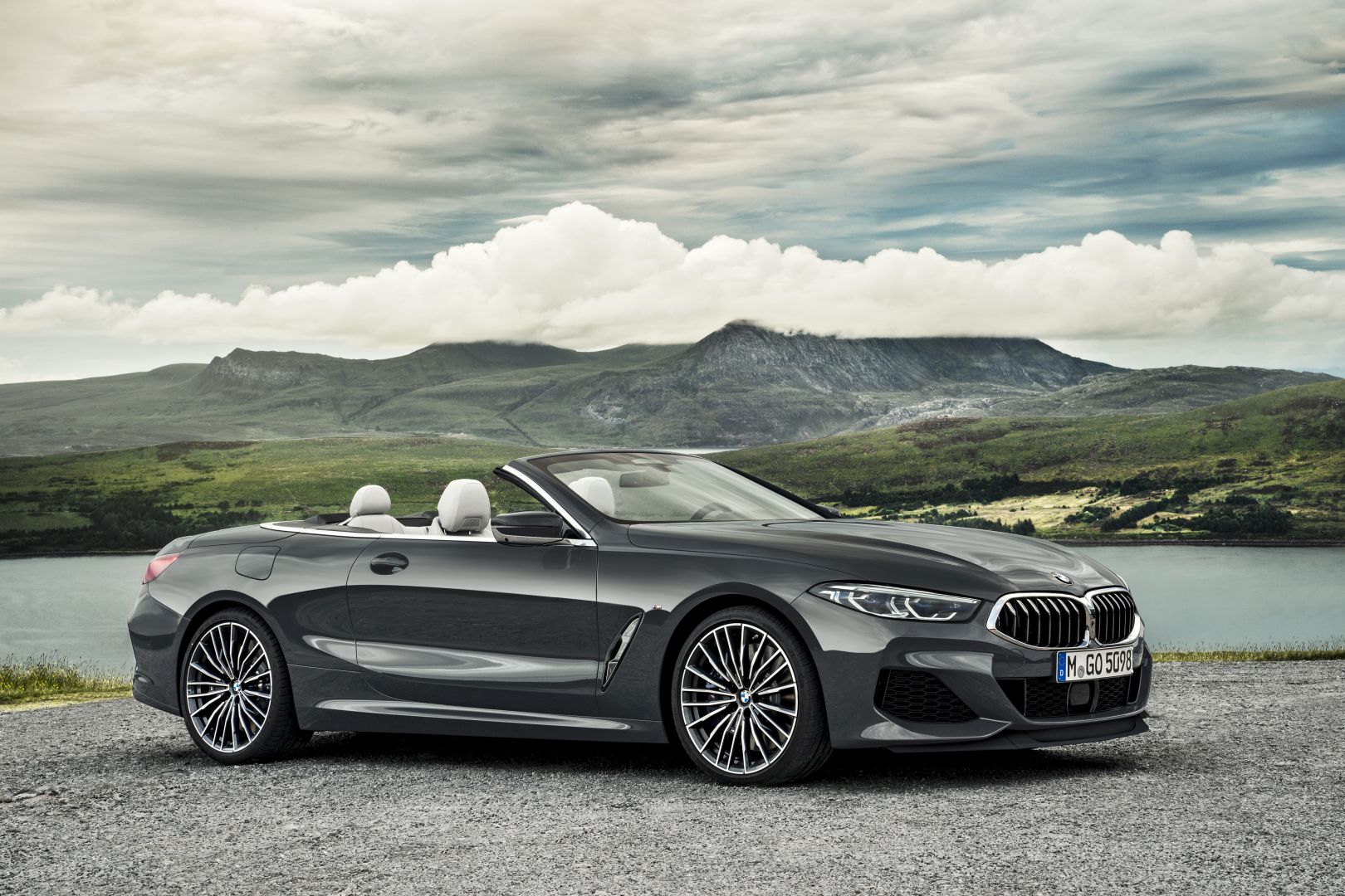 Bmw 8 Series Convertible photo 25