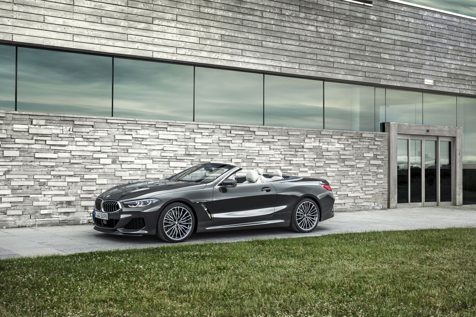 Bmw 8 Series Convertible photo 27